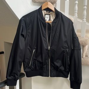 Adorable Gap bomber style jacket